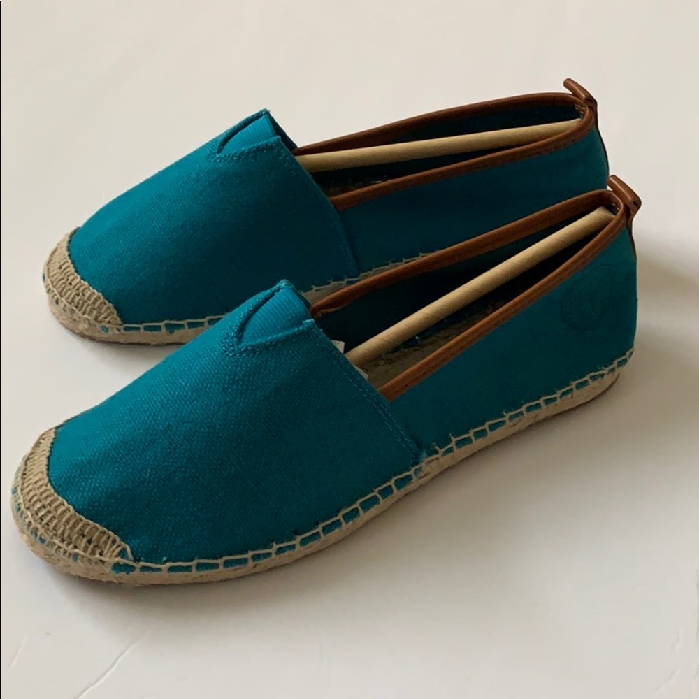 Michaels Kors Meg espadrilles slip on flats. - Picture 3 of 5